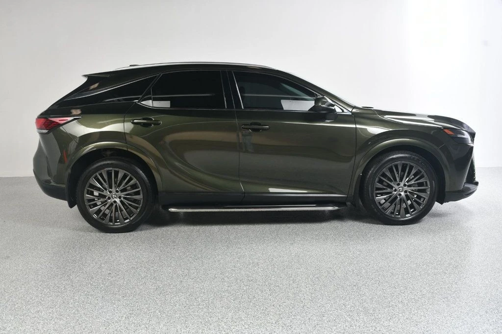 2023 Lexus RX 5th Gen - Image 4 of 12