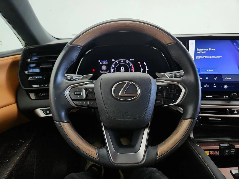 2023 Lexus RX 5th Gen - Image 18 of 21