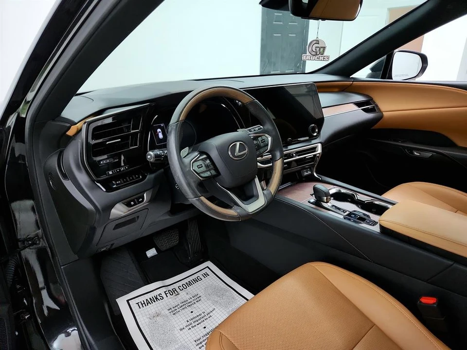 2023 Lexus RX 5th Gen - Image 13 of 21