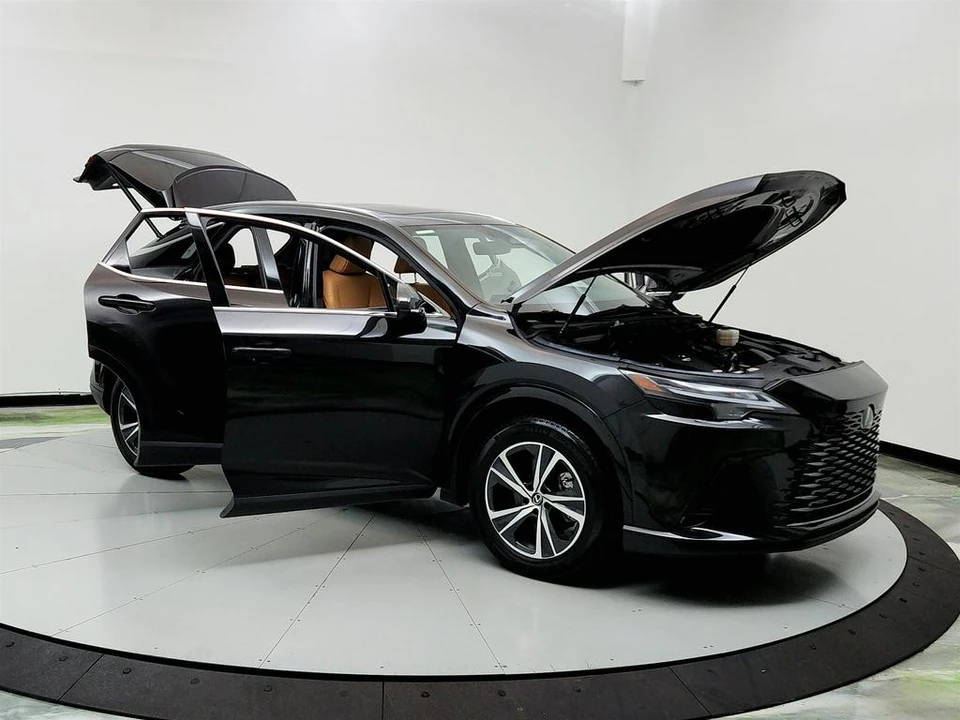 2023 Lexus RX 5th Gen - Image 10 of 21