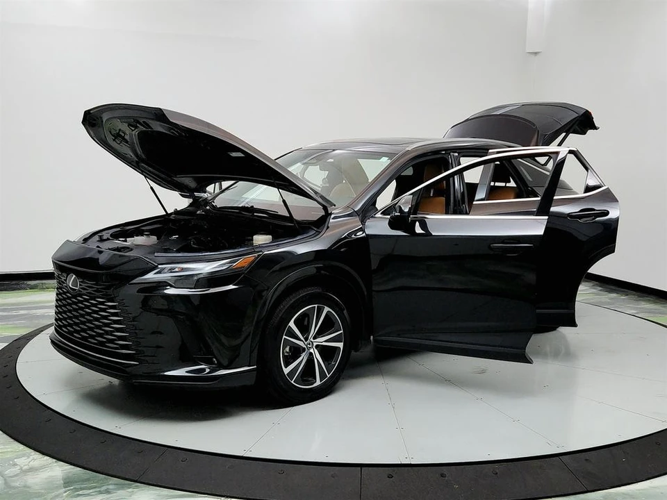 2023 Lexus RX 5th Gen - Image 9 of 21