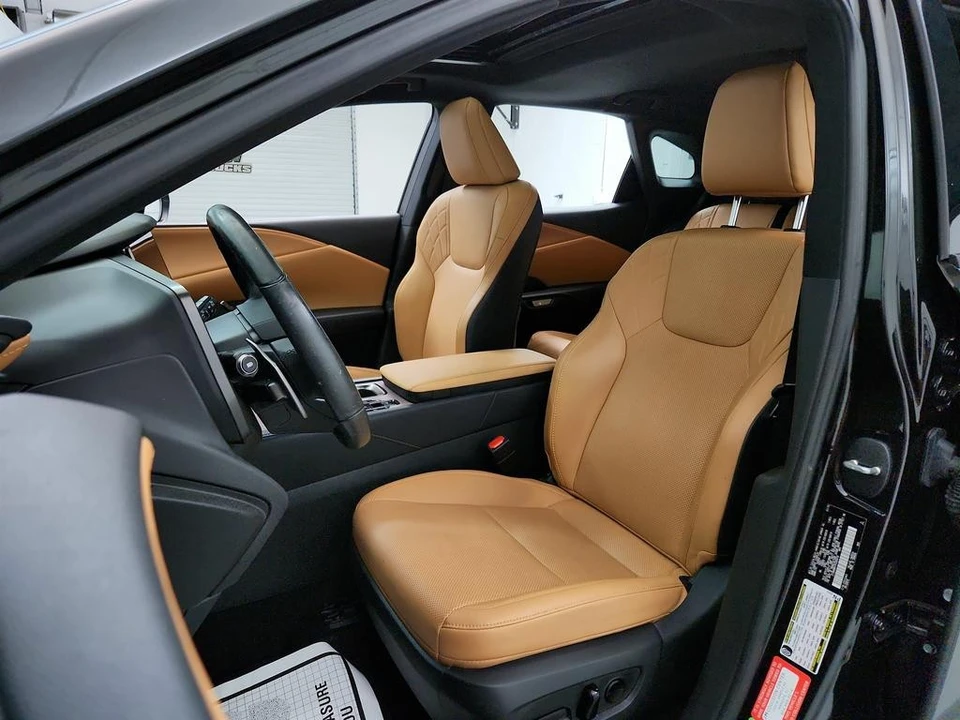 2023 Lexus RX 5th Gen - Image 14 of 21