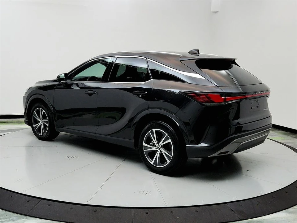 2023 Lexus RX 5th Gen - Image 7 of 21