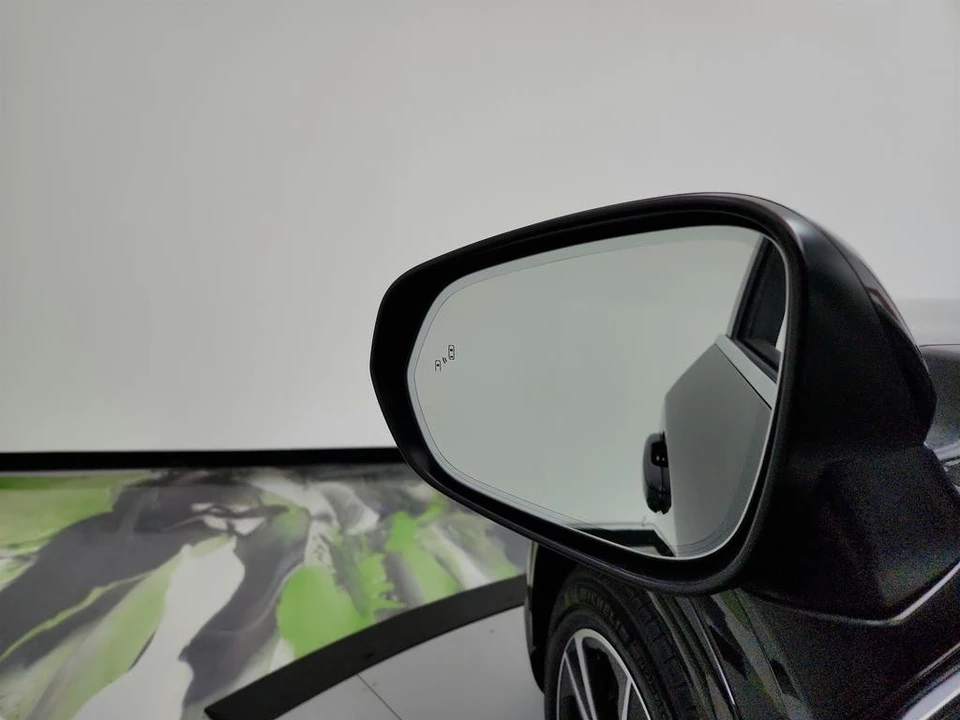 2023 Lexus RX 5th Gen - Image 16 of 21