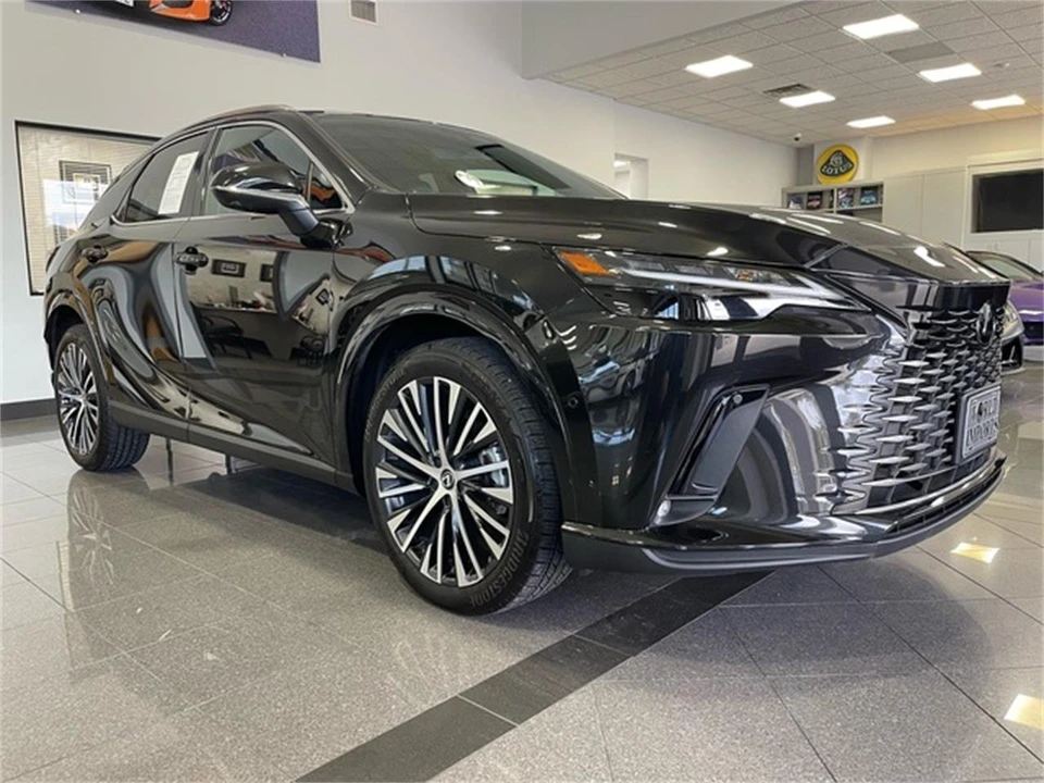 2023 Lexus RX 5th Gen - Image 7 of 31