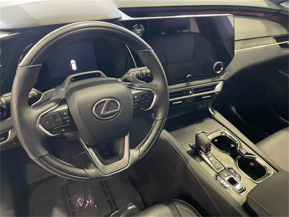 2023 Lexus RX 5th Gen - Image 29 of 31