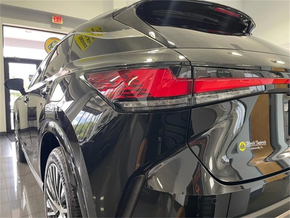 2023 Lexus RX 5th Gen - Image 15 of 31