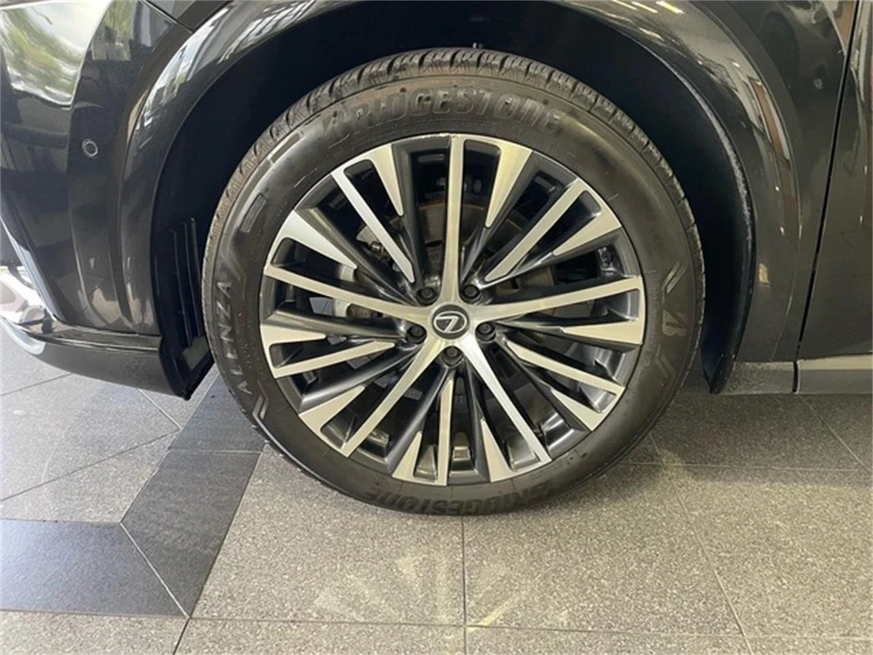 2023 Lexus RX 5th Gen - Image 21 of 31