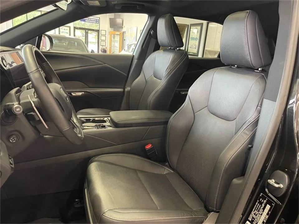 2023 Lexus RX 5th Gen - Image 26 of 31