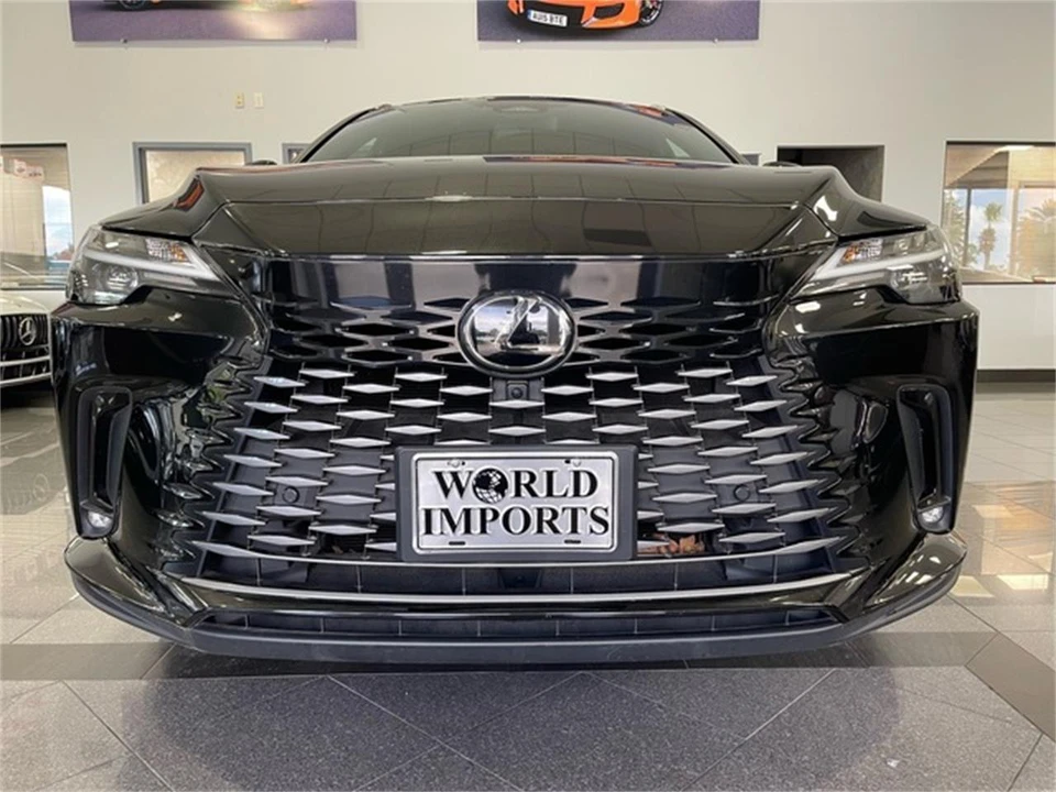 2023 Lexus RX 5th Gen - Image 8 of 31