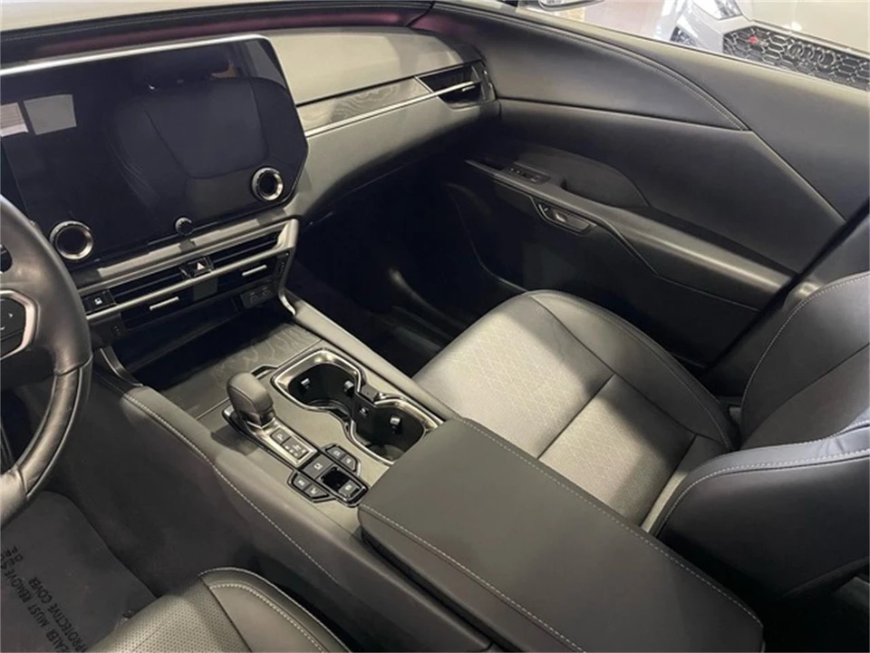 2023 Lexus RX 5th Gen - Image 28 of 31