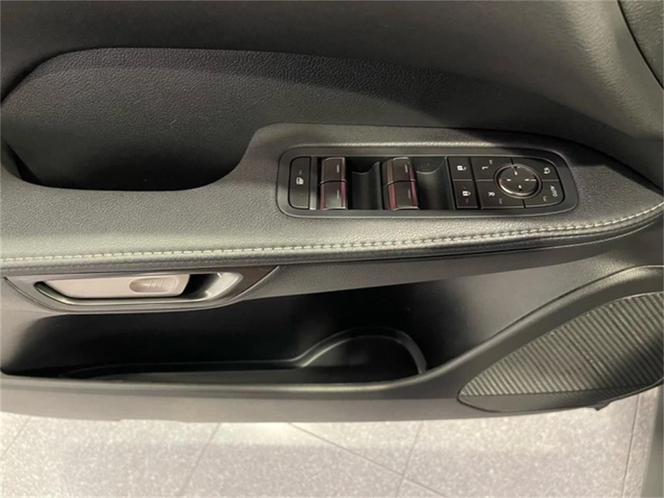 2023 Lexus RX 5th Gen - Image 24 of 31
