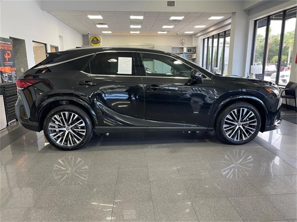 2023 Lexus RX 5th Gen - Image 6 of 31
