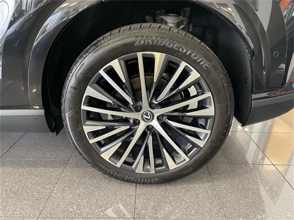 2023 Lexus RX 5th Gen - Image 22 of 31