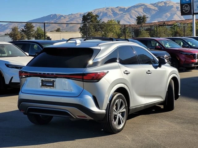 2023 Lexus RX 5th Gen - Image 5 of 12