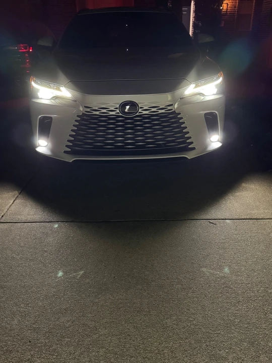 2023 Lexus RX 5th Gen - Image 8 of 18