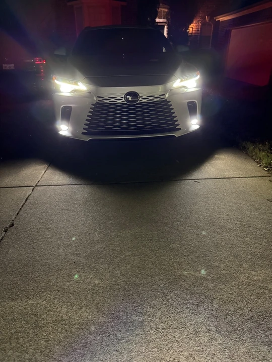 2023 Lexus RX 5th Gen - Image 9 of 18