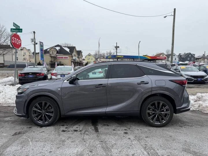 2023 Lexus RX 5th Gen - Image 8 of 17