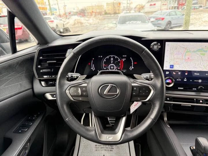 2023 Lexus RX 5th Gen - Image 14 of 17