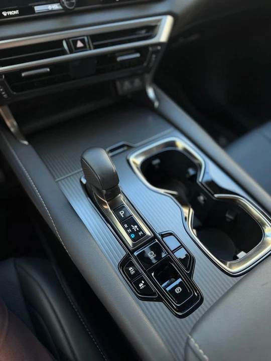 2023 Lexus RX 5th Gen - Image 19 of 21