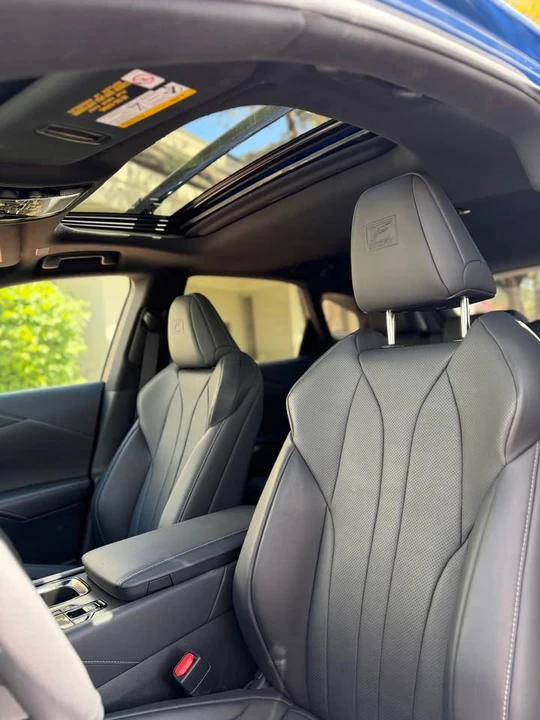 2023 Lexus RX 5th Gen - Image 11 of 21