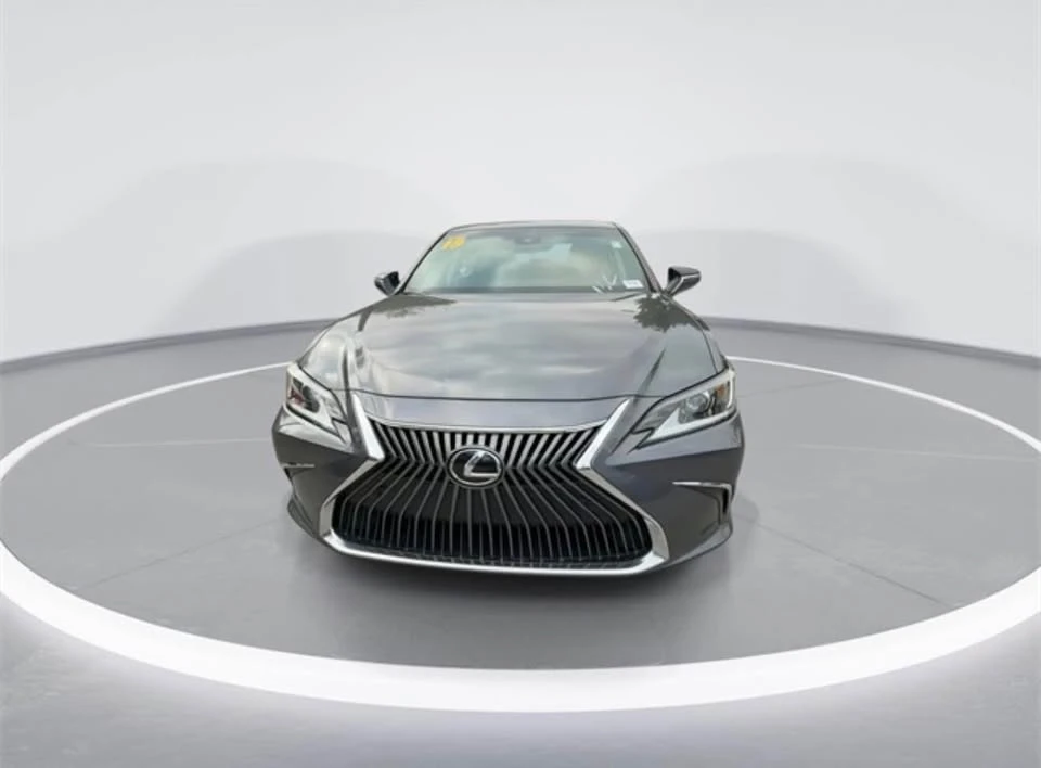 2023 Lexus RX 5th Gen - Image 16 of 17