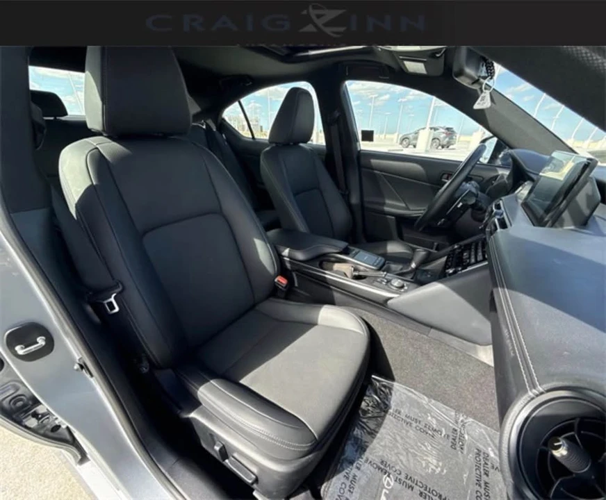 2023 Lexus RX 5th Gen - Image 6 of 17