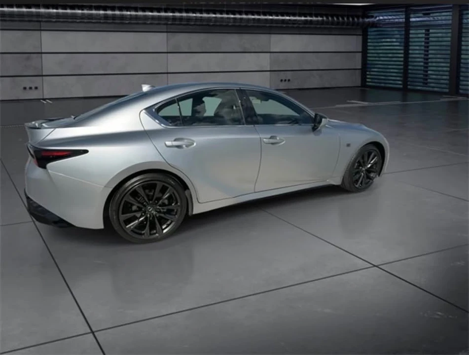 2023 Lexus RX 5th Gen - Image 8 of 17