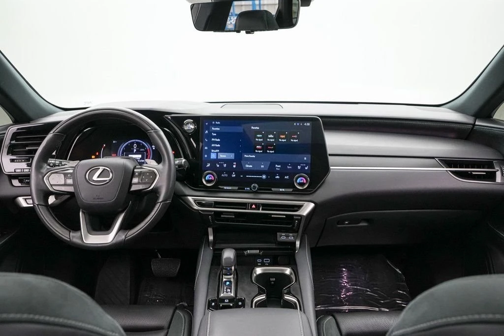 2023 Lexus RX 5th Gen - Image 20 of 21