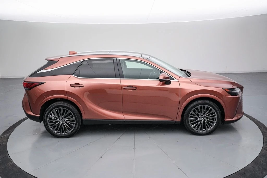 2023 Lexus RX 5th Gen - Image 4 of 21