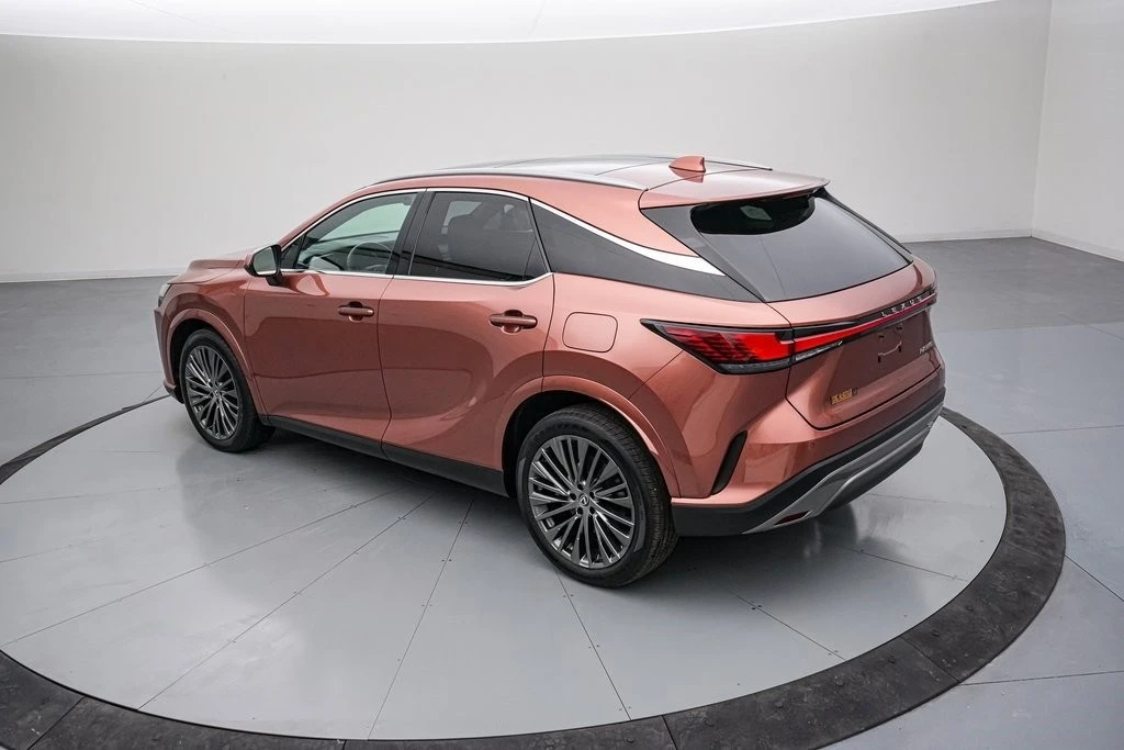 2023 Lexus RX 5th Gen - Image 7 of 21