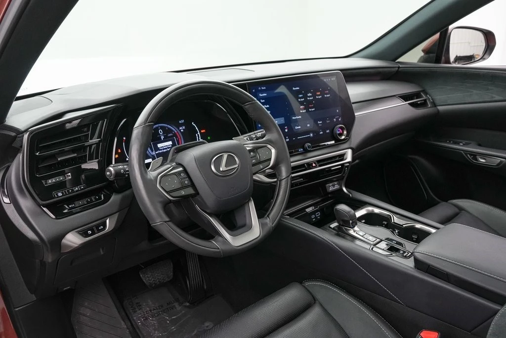 2023 Lexus RX 5th Gen - Image 18 of 21