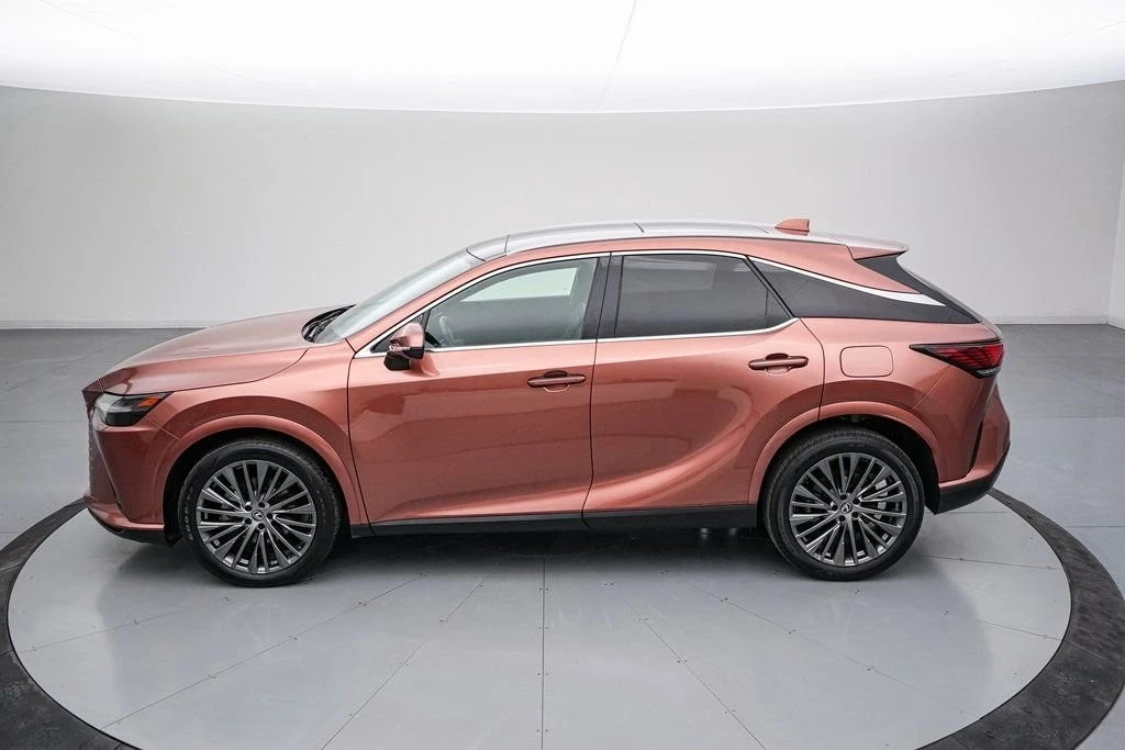 2023 Lexus RX 5th Gen - Image 8 of 21