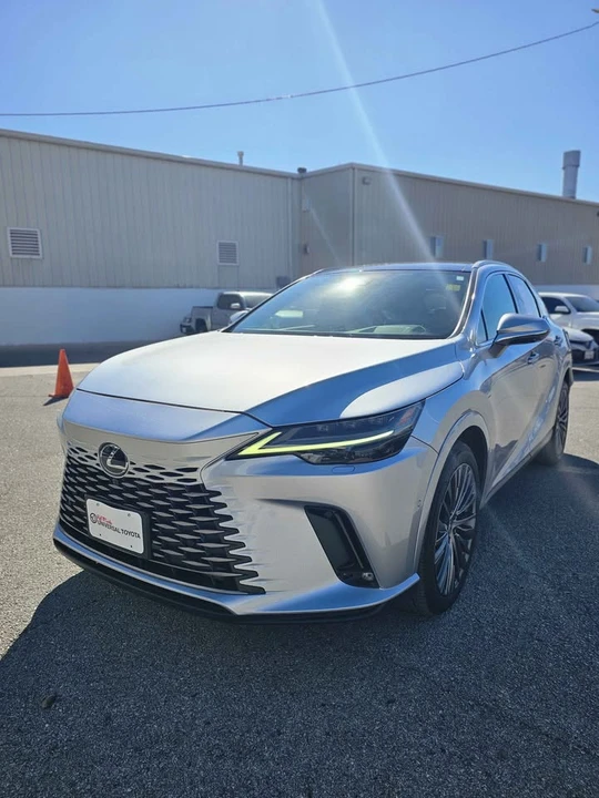 2023 Lexus RX 5th Gen - Image 2 of 13