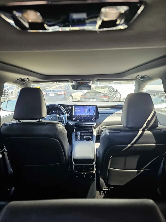 2023 Lexus RX 5th Gen - Image 12 of 13