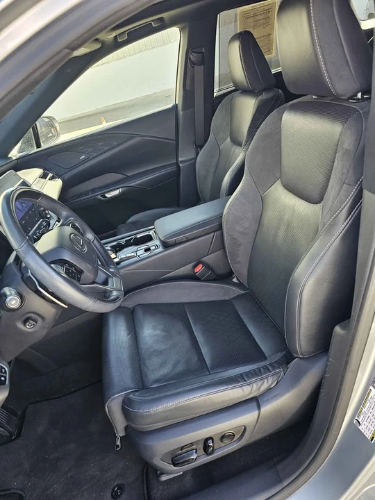 2023 Lexus RX 5th Gen - Image 10 of 13