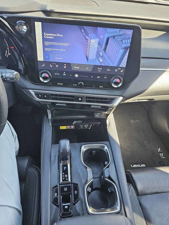 2023 Lexus RX 5th Gen - Image 9 of 13
