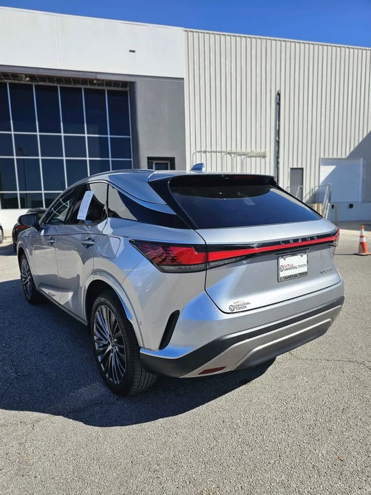 2023 Lexus RX 5th Gen - Image 5 of 13