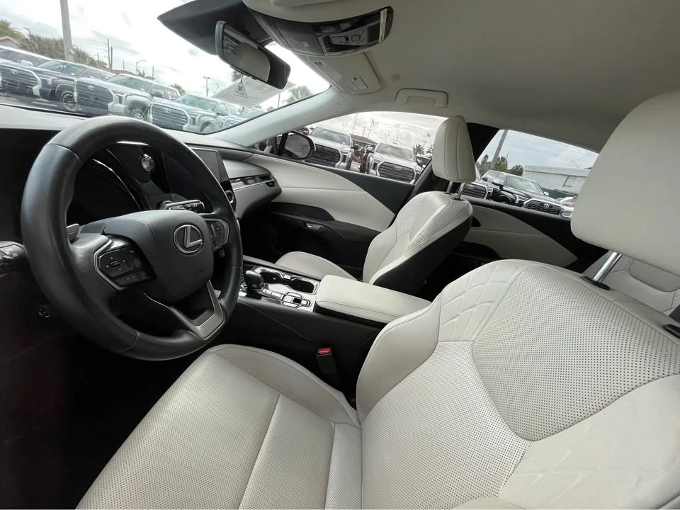 2023 Lexus RX 5th Gen - Image 8 of 9