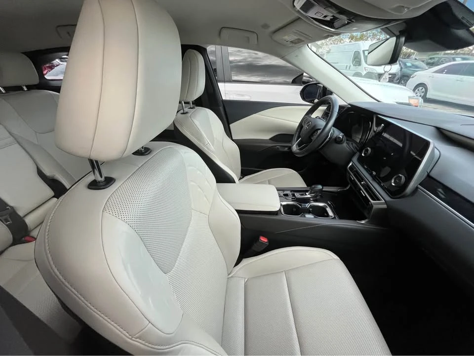 2023 Lexus RX 5th Gen - Image 9 of 9