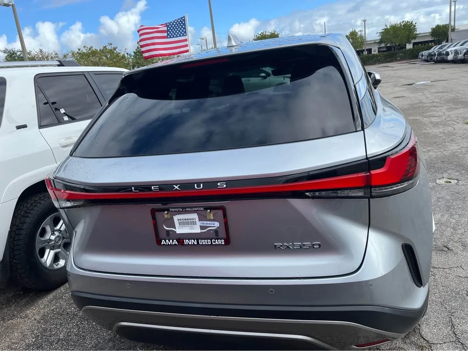2023 Lexus RX 5th Gen - Image 6 of 9
