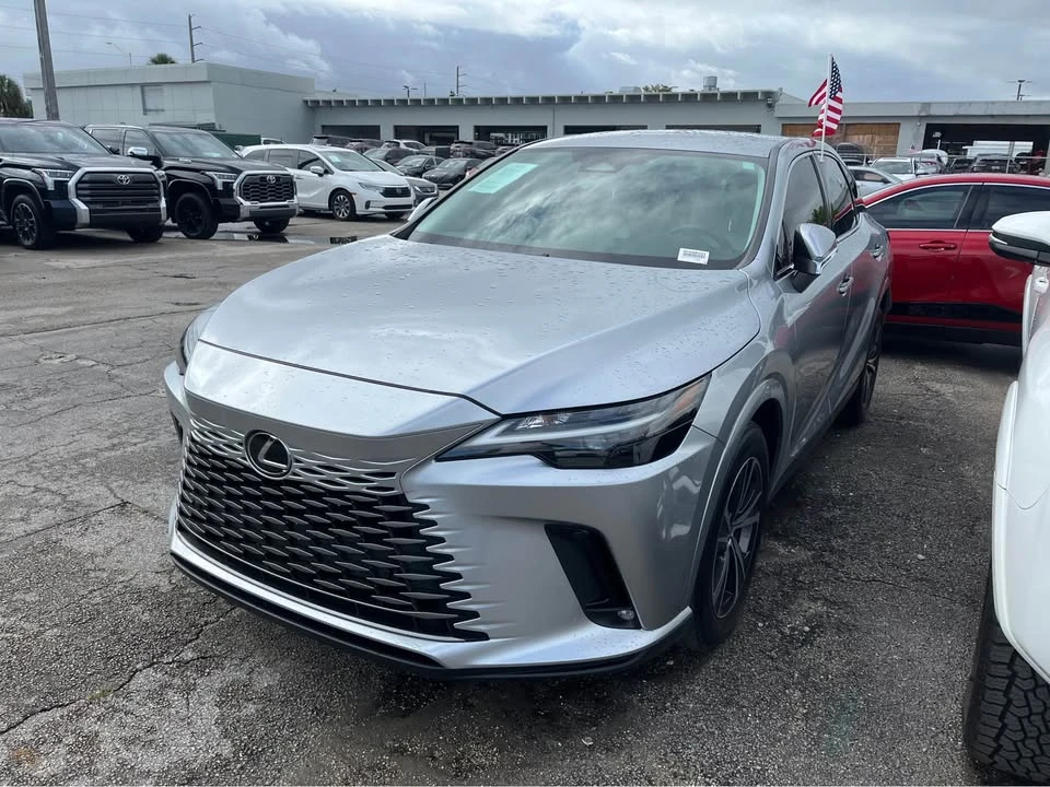2023 Lexus RX 5th Gen - Image 2 of 9