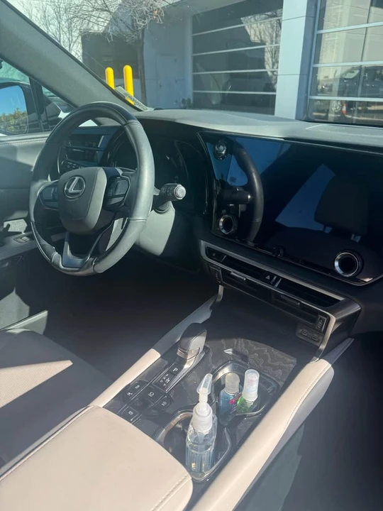 2023 Lexus RX 5th Gen - Image 7 of 8