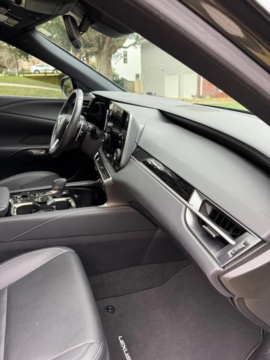 2023 Lexus RX 5th Gen - Image 6 of 8