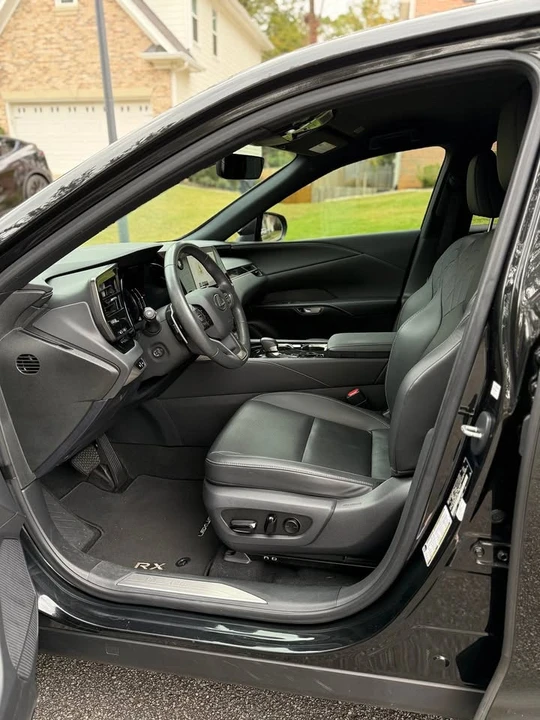 2023 Lexus RX 5th Gen - Image 3 of 8