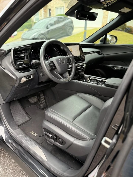 2023 Lexus RX 5th Gen - Image 4 of 8