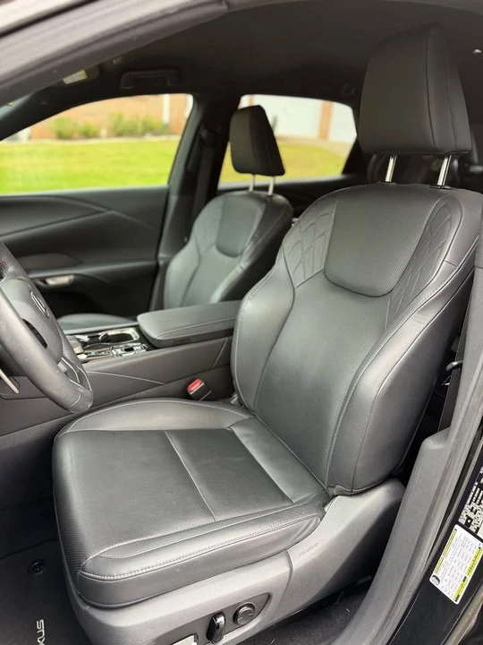2023 Lexus RX 5th Gen - Image 5 of 8