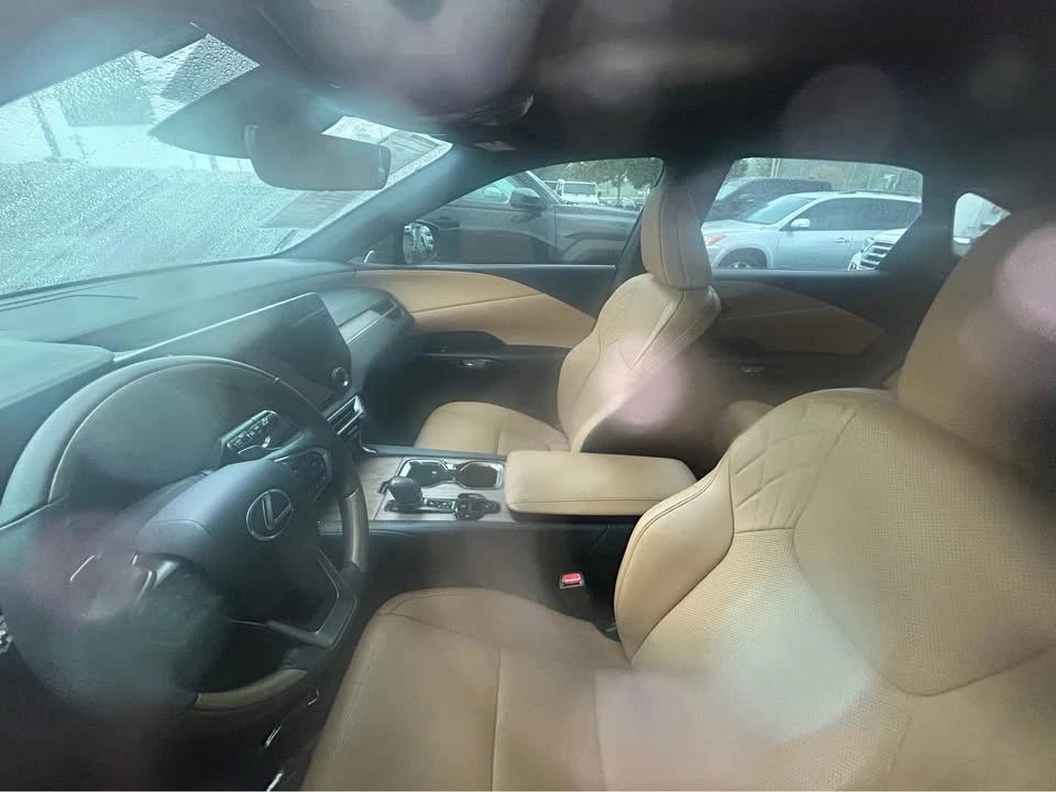 2023 Lexus RX 5th Gen - Image 5 of 6