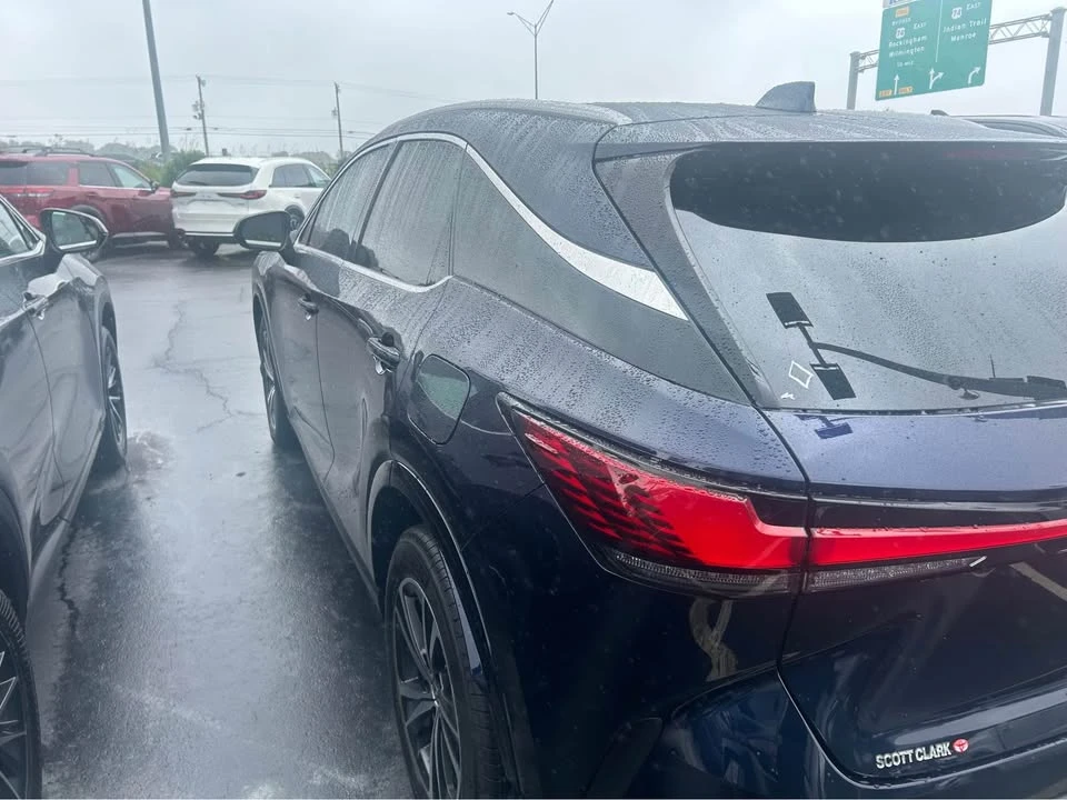 2023 Lexus RX 5th Gen - Image 4 of 6
