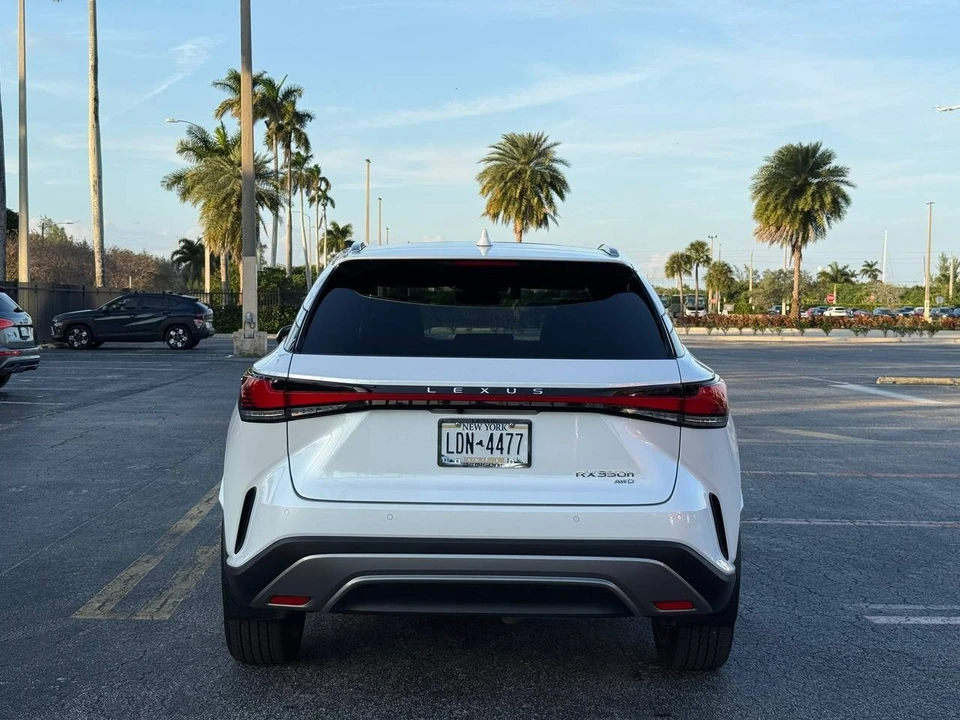 2023 Lexus RX 5th Gen - Image 7 of 21
